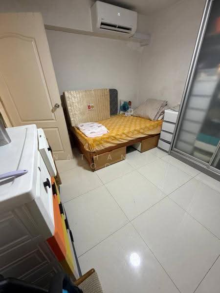 12 Holland Avenue, 12 Holland Avenue, Tanglin / Holland / Bukit Timah, 2 Bedrooms, 635 sqft, HDB Flat For Rent, by Nathaniel Goh, 500253189 - Bedroom - PropertyGuru.com.sg