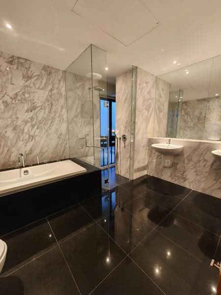 The Colonnade, 82 Grange Road, Tanglin / Holland / Bukit Timah, 3 Bedrooms, 3,617 sqft, Condominium For Rent, by VINCENT LYE, 500253204 - Bathroom - PropertyGuru.com.sg