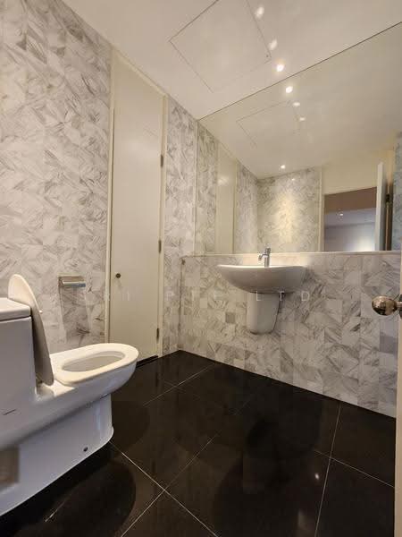 The Colonnade, 82 Grange Road, Tanglin / Holland / Bukit Timah, 3 Bedrooms, 3,617 sqft, Condominium For Rent, by VINCENT LYE, 500253204 - Bathroom - PropertyGuru.com.sg