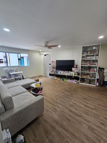 43 Chai Chee Street, 43 Chai Chee Street, Bedok / Upper East Coast, 4 Bedrooms, 990 sqft, HDB Flat For Sale, by Dorrie Tan Ai ling, 500253206 - Living Room - PropertyGuru.com.sg