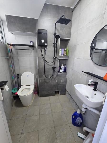 43 Chai Chee Street, 43 Chai Chee Street, Bedok / Upper East Coast, 4 Bedrooms, 990 sqft, HDB Flat For Sale, by Dorrie Tan Ai ling, 500253206 - Bathroom - PropertyGuru.com.sg