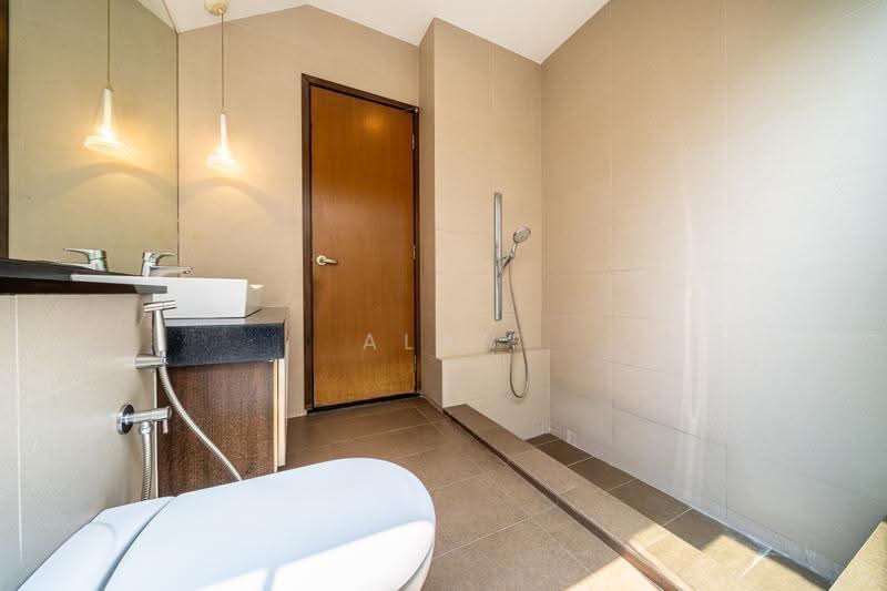 2 Jalan Joran Singapore 809101, Jalan Joran, Seletar / Yio Chu Kang, 5 Bedrooms, 3,627 sqft, Corner Terrace For Sale, by Alan Koh, 500253210 - Bathroom - PropertyGuru.com.sg