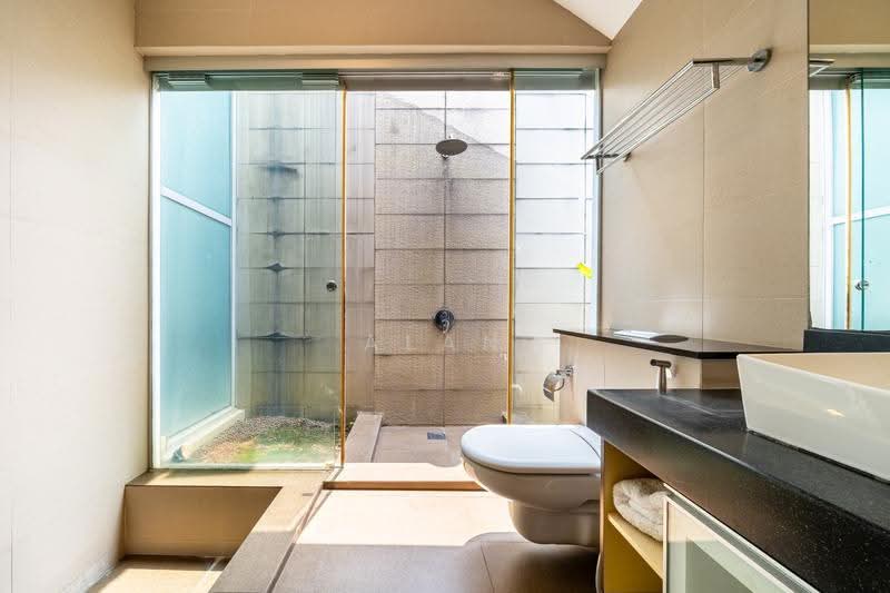 2 Jalan Joran Singapore 809101, Jalan Joran, Seletar / Yio Chu Kang, 5 Bedrooms, 3,627 sqft, Corner Terrace For Sale, by Alan Koh, 500253210 - Bathroom - PropertyGuru.com.sg
