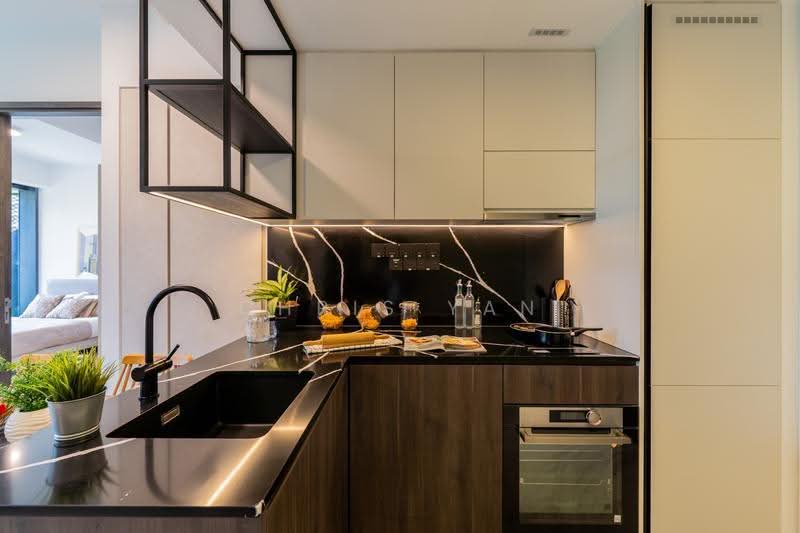 Jervois Mansion, 8 Jervois Close, Tanglin / Holland / Bukit Timah, 2 Bedrooms, 678 sqft, Condominium For Sale, by Chris Yan, 500253215 - Kitchen - PropertyGuru.com.sg