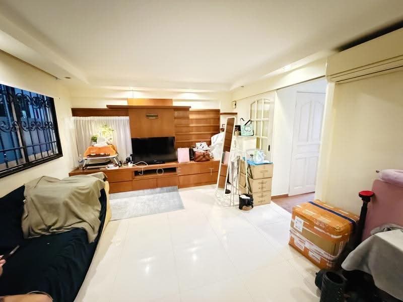 175 Bishan Street 13, 175 Bishan Street 13, Ang Mo Kio / Bishan / Thomson, 3 Bedrooms, 893 sqft, HDB Flat For Sale, by Joe Tay, 500253218 - Living Room - PropertyGuru.com.sg