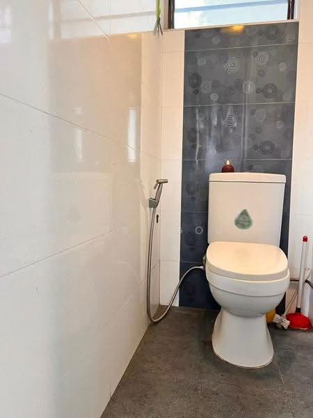 2 Saint George's Road, 2 Saint George's Road, Balestier / Toa Payoh, 2 Bedrooms, 635 sqft, HDB Flat For Sale, by Lucas Gooi, 500253221 - Bathroom - PropertyGuru.com.sg