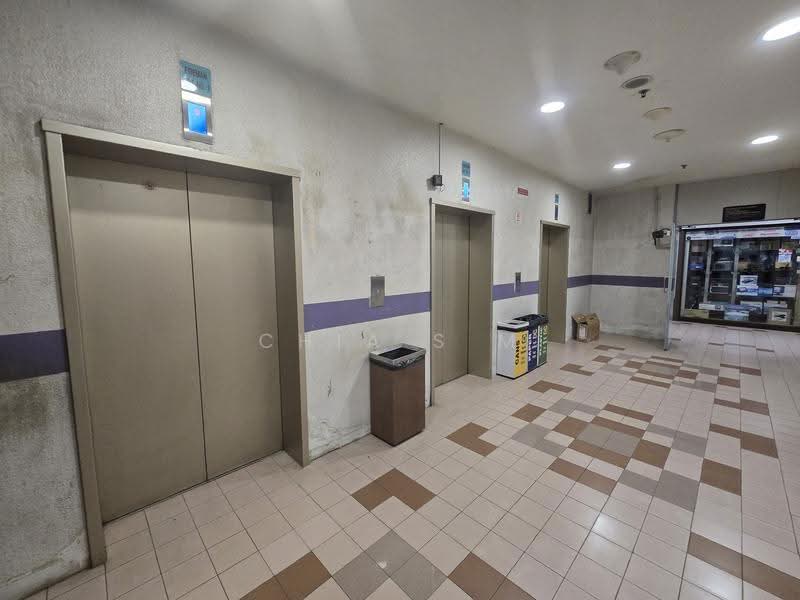 Sim Lim Tower, 10 Jalan Besar, Singapore, Farrer Park / Serangoon Rd, 334 sqft, Mall Shop For Rent, by Chia S M, 500253226 - Corridor - CommercialGuru.com.sg