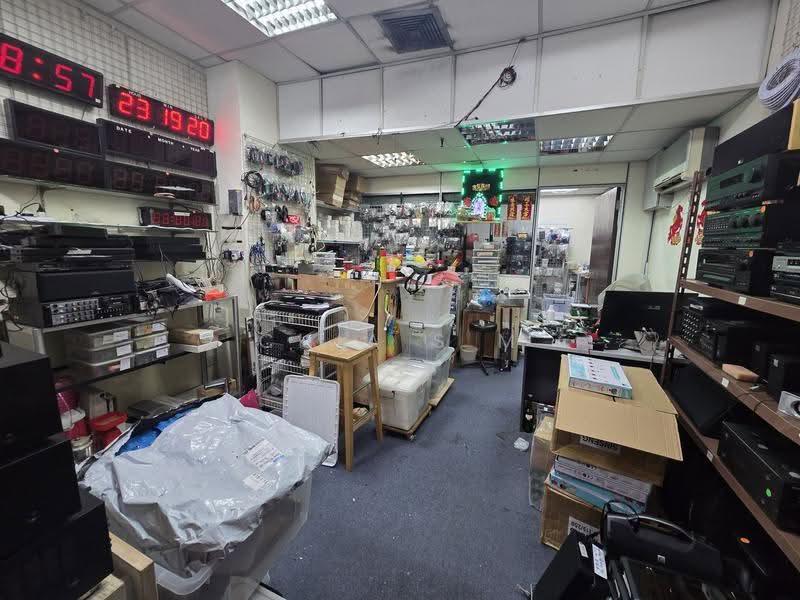 Sim Lim Tower, 10 Jalan Besar, Singapore, Farrer Park / Serangoon Rd, 334 sqft, Mall Shop For Rent, by Chia S M, 500253226 - Interior - CommercialGuru.com.sg