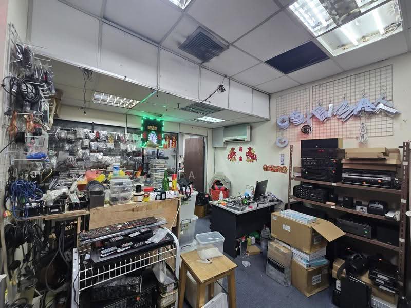 Sim Lim Tower, 10 Jalan Besar, Singapore, Farrer Park / Serangoon Rd, 334 sqft, Mall Shop For Rent, by Chia S M, 500253226 - Interior - CommercialGuru.com.sg