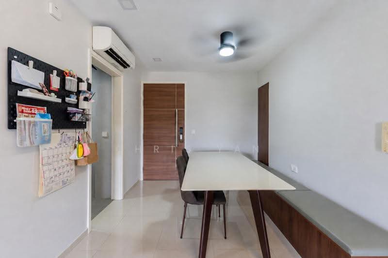Arc at Tampines, Tampines Avenue 8, Pasir Ris / Tampines, 3 Bedrooms, 990 sqft, Condominium For Sale, by Chris Yan, 500253230 - Dining Room - PropertyGuru.com.sg