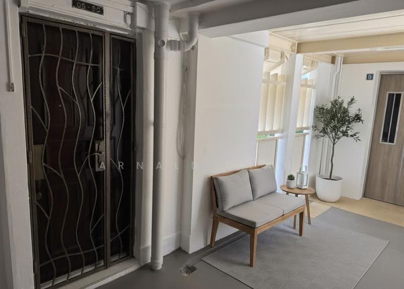 213 Lorong 8 Toa Payoh, 213 Lorong 8 Toa Payoh, Balestier / Toa Payoh, 3 Bedrooms, 883 sqft, HDB Flat For Sale, by Arnald Chan, 500253240 - Entrance - PropertyGuru.com.sg