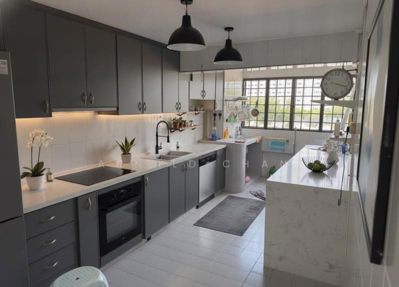 213 Lorong 8 Toa Payoh, 213 Lorong 8 Toa Payoh, Balestier / Toa Payoh, 3 Bedrooms, 883 sqft, HDB Flat For Sale, by Arnald Chan, 500253240 - Kitchen - PropertyGuru.com.sg