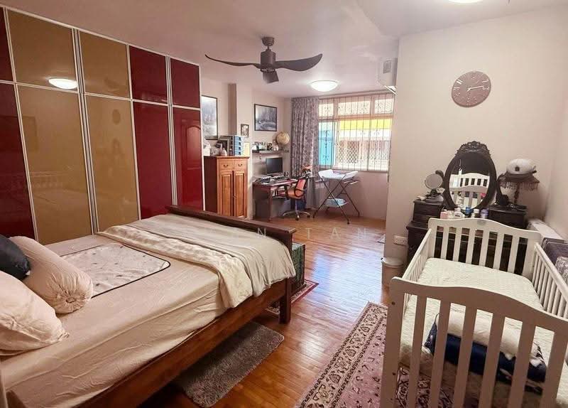 Semi-Detached house in Tanjong Katong Area, East Coast / Marine Parade, 5 Bedrooms, 4,093 sqft, Semi-Detached House For Sale, by Ivan Tan, 500253243 - Bedroom - PropertyGuru.com.sg
