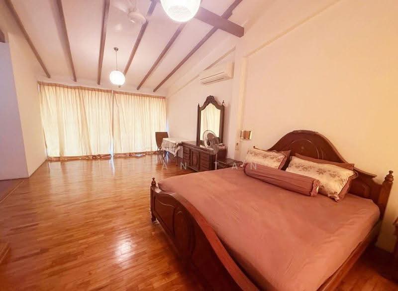 Semi-Detached house in Tanjong Katong Area, East Coast / Marine Parade, 5 Bedrooms, 4,093 sqft, Semi-Detached House For Sale, by Ivan Tan, 500253243 - Master Bedroom - PropertyGuru.com.sg