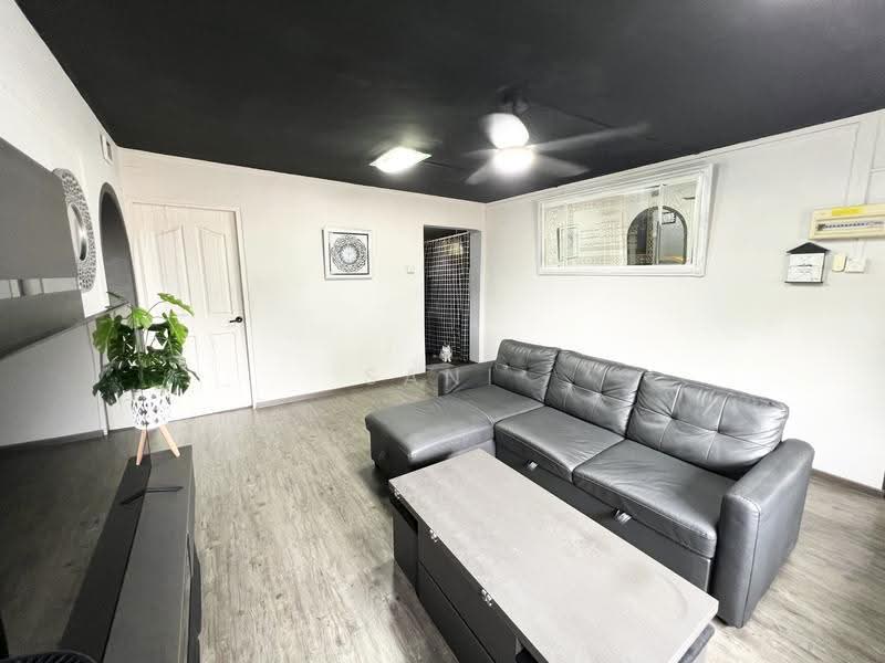 472 Ang Mo Kio Avenue 10, 472 Ang Mo Kio Avenue 10, Ang Mo Kio / Bishan / Thomson, 3 Bedrooms, 990 sqft, HDB Flat For Sale, by Sani Faisal, 500253247 - Living Room - PropertyGuru.com.sg
