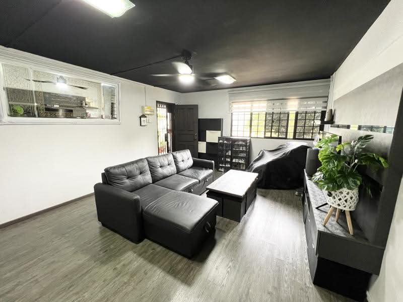 472 Ang Mo Kio Avenue 10, 472 Ang Mo Kio Avenue 10, Ang Mo Kio / Bishan / Thomson, 3 Bedrooms, 990 sqft, HDB Flat For Sale, by Sani Faisal, 500253247 - Living Room - PropertyGuru.com.sg