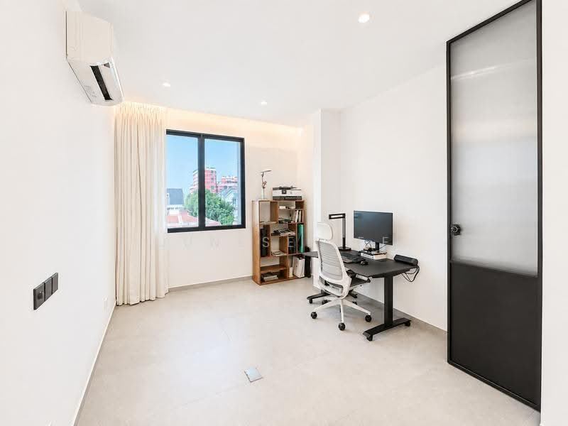 Charlton Corner, Hougang / Punggol / Sengkang, 2 Bedrooms, 850 sqft, Condominium For Rent, by Junese See, 500253250 - Study - PropertyGuru.com.sg