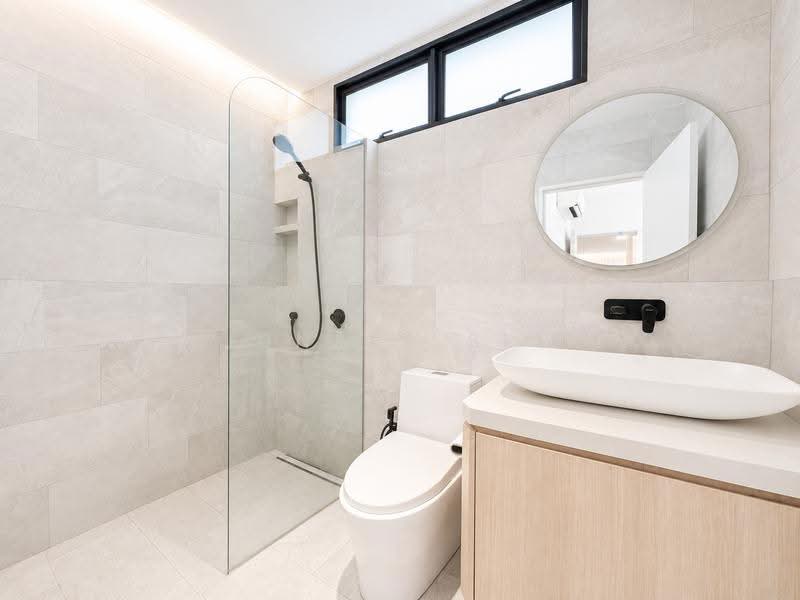 Charlton Corner, Hougang / Punggol / Sengkang, 2 Bedrooms, 850 sqft, Condominium For Rent, by Junese See, 500253250 - Bathroom - PropertyGuru.com.sg