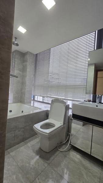 Angullia Park Residences @ Orchard, Tanglin / Holland / Bukit Timah, 3 Bedrooms, 1,001 sqft, Apartment For Sale, by Heng Heng, 500253258 - Jacuzzi Master Bathroom - PropertyGuru.com.sg