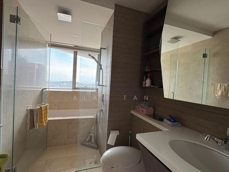 V on Shenton, 5 Shenton Way, Boat Quay / Raffles Place / Marina, 3 Bedrooms, 1,528 sqft, Condominium For Sale, by Alan Tan, 500253263 - Bathroom - PropertyGuru.com.sg