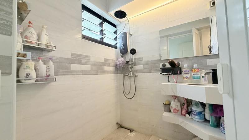 436B Fernvale Road, 436B Fernvale Road, Seletar / Yio Chu Kang, 3 Bedrooms, 1,033 sqft, HDB Flat For Sale, by Tracey Yeo, 500253269 - Bathroom - PropertyGuru.com.sg