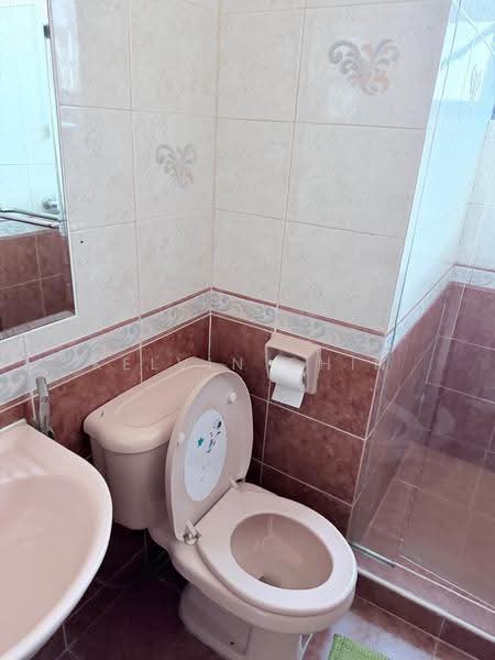 The Anchorage, 370 Alexandra Road, Alexandra / Commonwealth, 3 Bedrooms, 1,421 sqft, Condominium For Rent, by Kelvin Chin, 500253289 - Bathroom - PropertyGuru.com.sg