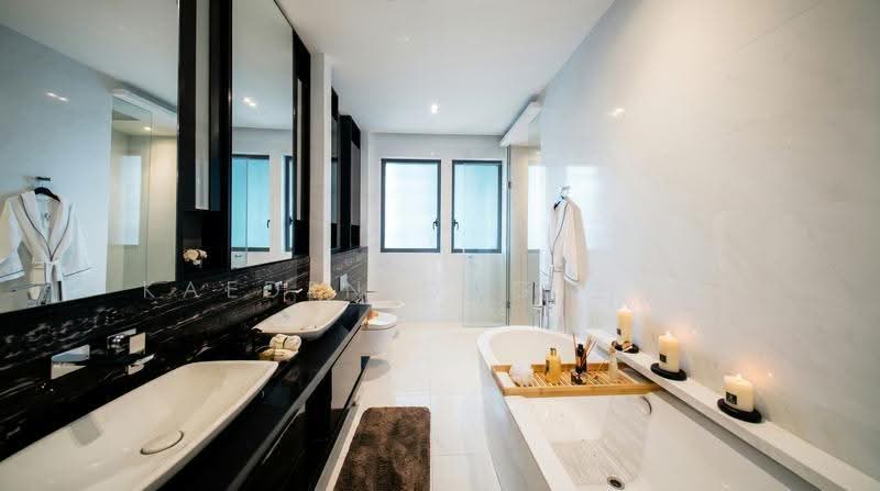 Marina One Residences, 21 Marina Way, Boat Quay / Raffles Place / Marina, 4 Bedrooms, 7,459 sqft, Condominium For Sale, by Kaeden Ong 王天财, 500253325 - Bathroom - PropertyGuru.com.sg