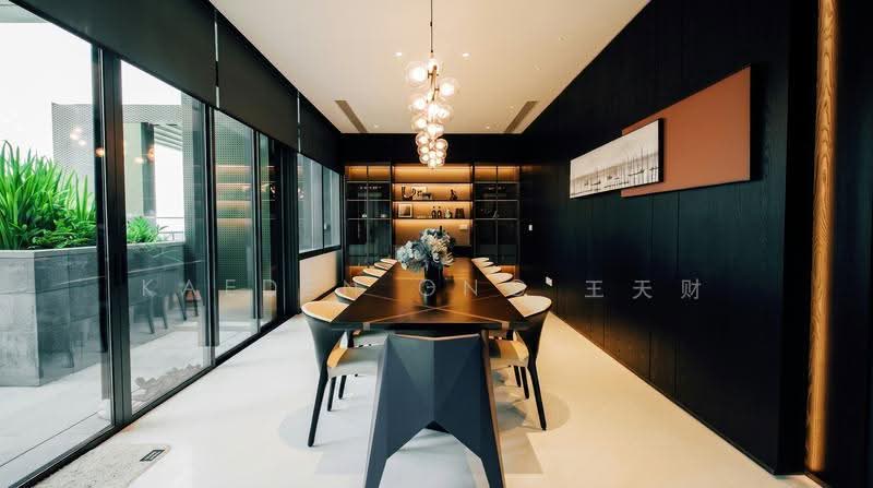 Marina One Residences, 21 Marina Way, Boat Quay / Raffles Place / Marina, 4 Bedrooms, 7,459 sqft, Condominium For Sale, by Kaeden Ong 王天财, 500253325 - Dining Room - PropertyGuru.com.sg