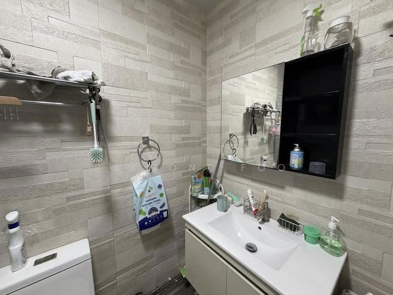 468 Segar Road, 468 Segar Road, Dairy Farm / Bukit Panjang / Choa Chu Kang, Room Rental, 150 sqft, HDB Flat For Rent, by Raymond Foo, 500253331 - Bathroom - PropertyGuru.com.sg
