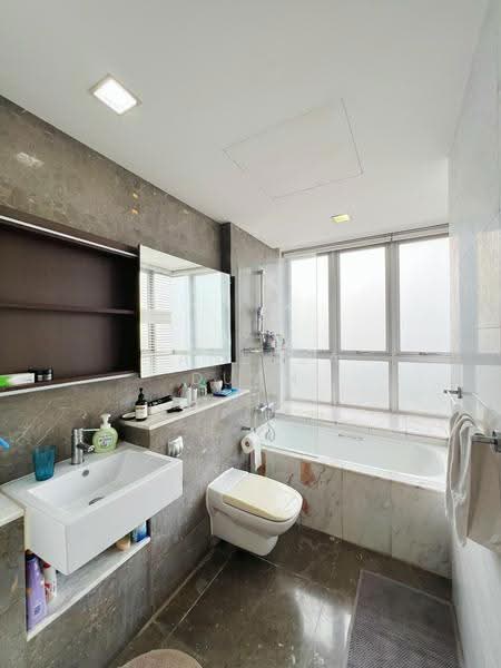 The Parc Condominium, 15 West Coast Walk, Buona Vista / West Coast / Clementi New Town, 4 Bedrooms, 1,485 sqft, Condominium For Sale, by Vanessa Duan, 500253332 - Bathroom - PropertyGuru.com.sg