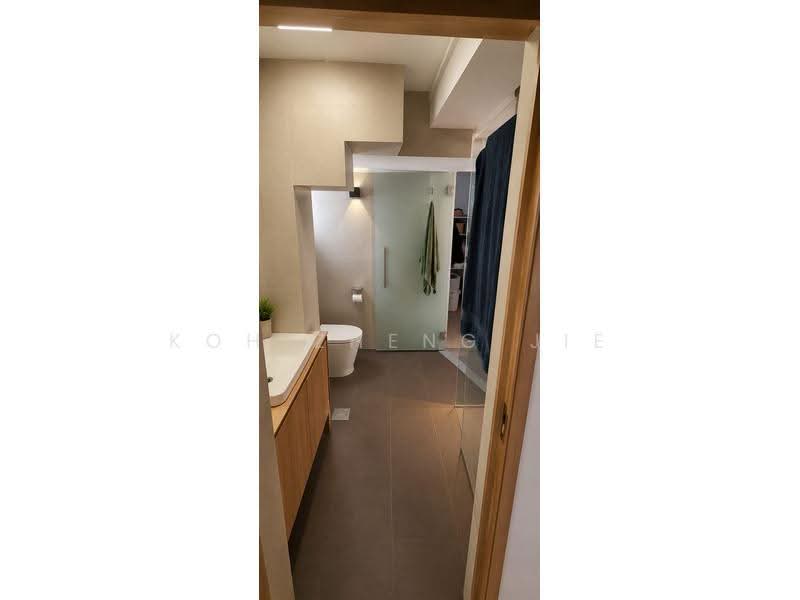 129 Kim Tian Road, 129 Kim Tian Road, Alexandra / Commonwealth, 3 Bedrooms, 947 sqft, HDB Flat For Sale, by Koh Zheng Jie, 500253338 - Bathroom - PropertyGuru.com.sg