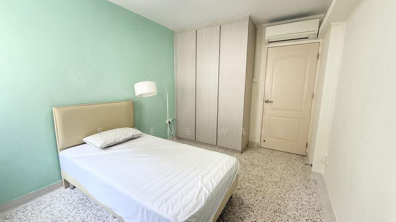 410 Bedok North Avenue 2, 410 Bedok North Avenue 2, Bedok / Upper East Coast, 2 Bedrooms, 732 sqft, HDB Flat For Sale, by Serene Wang, 500253366 - Bedroom - PropertyGuru.com.sg