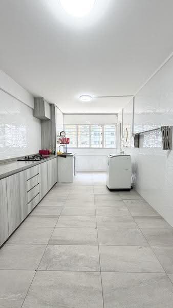 410 Bedok North Avenue 2, 410 Bedok North Avenue 2, Bedok / Upper East Coast, 2 Bedrooms, 732 sqft, HDB Flat For Sale, by Serene Wang, 500253366 - Kitchen - PropertyGuru.com.sg