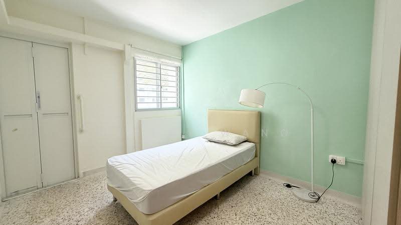 410 Bedok North Avenue 2, 410 Bedok North Avenue 2, Bedok / Upper East Coast, 2 Bedrooms, 732 sqft, HDB Flat For Sale, by Serene Wang, 500253366 - Bedroom - PropertyGuru.com.sg