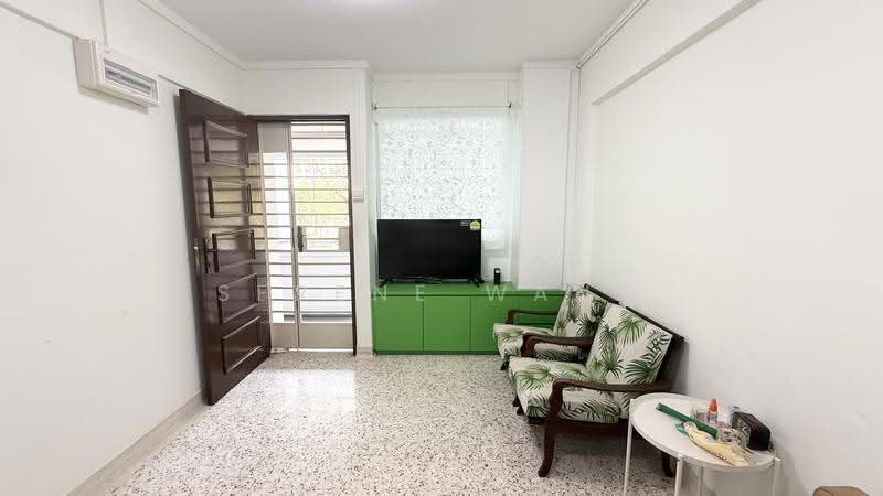410 Bedok North Avenue 2, 410 Bedok North Avenue 2, Bedok / Upper East Coast, 2 Bedrooms, 732 sqft, HDB Flat For Sale, by Serene Wang, 500253366 - Living Room - PropertyGuru.com.sg