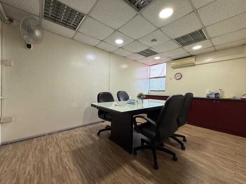 Manhattan House, 151 Chin Swee Road, Alexandra / Commonwealth, 1,227 sqft, Office For Sale, by Daryl Soh, 500253409 - Interior - CommercialGuru.com.sg