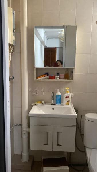 20 Teck Whye Lane, 20 Teck Whye Lane, Dairy Farm / Bukit Panjang / Choa Chu Kang, Room Rental, 88 sqft, HDB Flat For Rent, by Keslyn Chai, 500253412 - Bathroom - PropertyGuru.com.sg