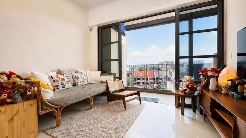 E Maisons (The Maisons), 28 Braddell Road, Macpherson / Potong Pasir, 2 Bedrooms, 936 sqft, Apartment For Rent, by Dorothy Khong, 500253446 - Living Room - PropertyGuru.com.sg