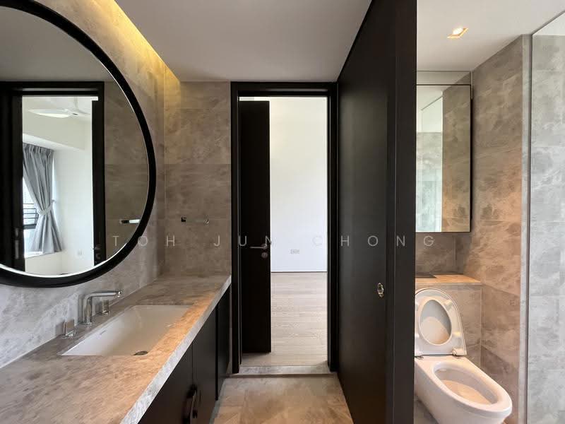 Centennia Suites, 100 Kim Seng Road, Orchard / River Valley, 4 Bedrooms, 2,303 sqft, Condominium For Rent, by Toh Jun Chong, 500253450 - Bathroom - PropertyGuru.com.sg