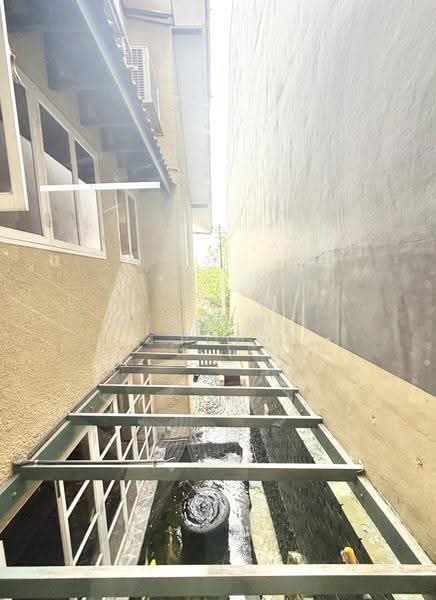 A HOME IN SERANGOON GARDENS WITH CHARACTER!!!, SERANGOON GARDEN ESTATE, Hougang / Punggol / Sengkang, 5 Bedrooms, 5,000 sqft, Semi-Detached House For Sale, by Benjamin Poh, 500253456 - Exterior - PropertyGuru.com.sg