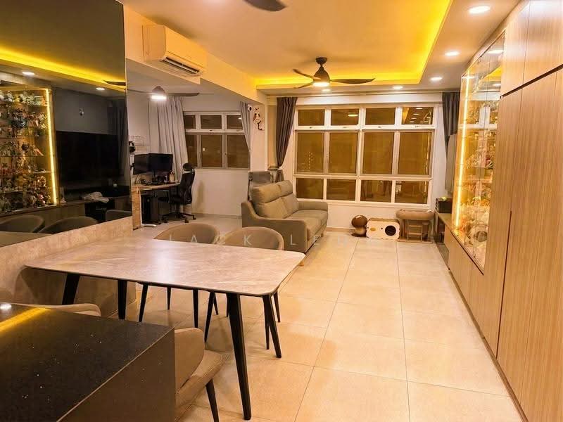 316B Yishun Greenwalk, 316B Yishun Avenue 9, Sembawang / Yishun, 3 Bedrooms, 990 sqft, HDB Flat For Sale, by Jack Leow, 500253474 - Living Room - PropertyGuru.com.sg
