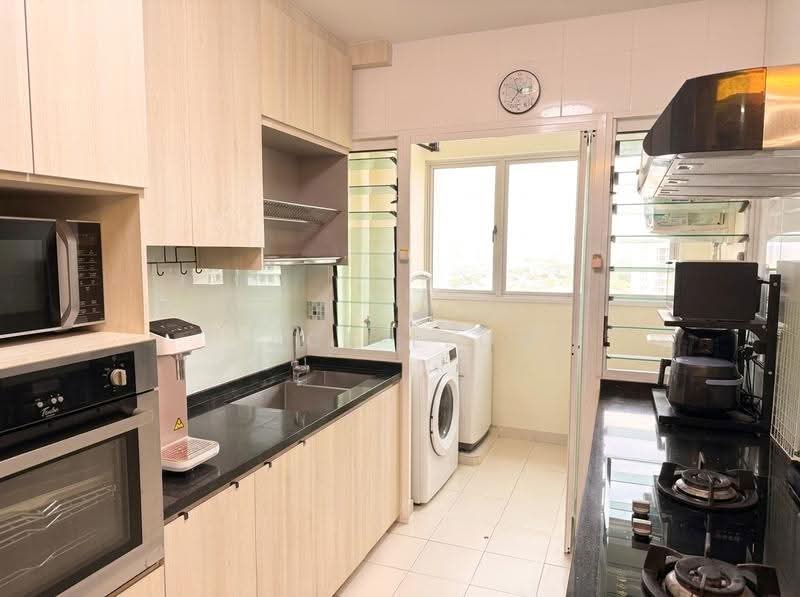 316B Yishun Greenwalk, 316B Yishun Avenue 9, Sembawang / Yishun, 3 Bedrooms, 990 sqft, HDB Flat For Sale, by Jack Leow, 500253474 - Kitchen - PropertyGuru.com.sg