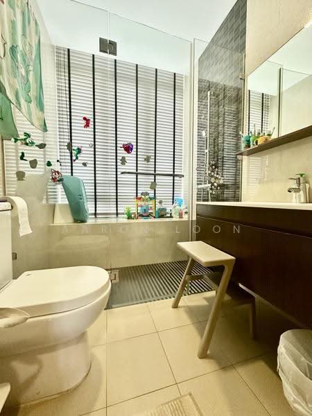 Jalan Kayu, Jalan Tari Zapin, Seletar / Yio Chu Kang, 5 Bedrooms, 3,000 sqft, Terraced House For Sale, by Aaron Loon, 500253487 - Bathroom - PropertyGuru.com.sg