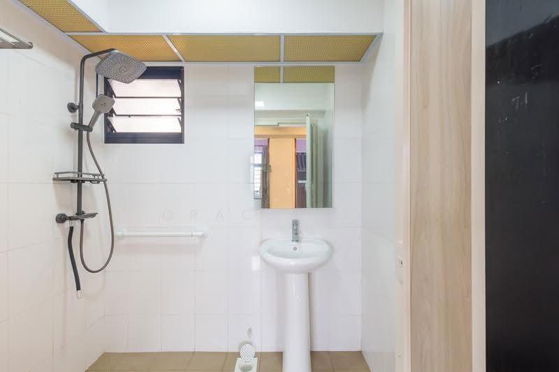 470B Fernvale Link, 470B Fernvale Link, Seletar / Yio Chu Kang, 3 Bedrooms, 1,001 sqft, HDB Flat For Sale, by Gracia Ow, 500253501 - Bathroom - PropertyGuru.com.sg