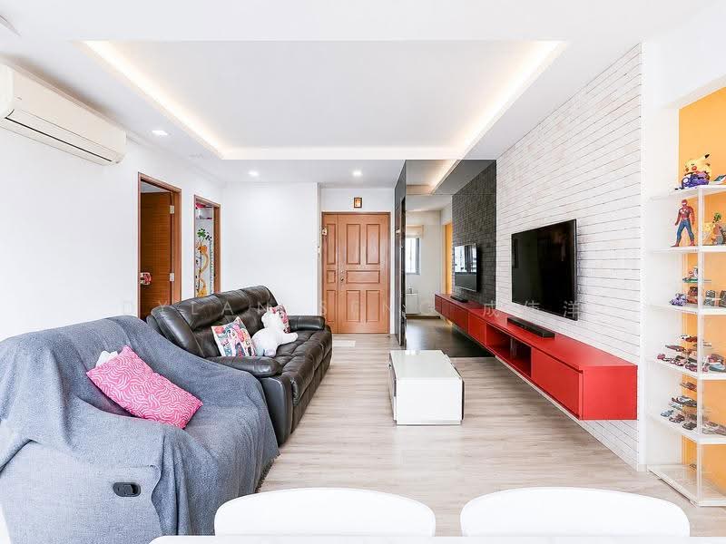 347 Kang Ching Road, 347 Kang Ching Road, Boon Lay / Jurong / Tuas, 3 Bedrooms, 1,087 sqft, HDB Flat For Sale, by Dylan Seng 成伟洋, 500253509 - Living Room - PropertyGuru.com.sg
