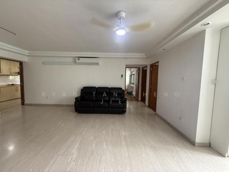 305B Anchorvale Link, 305B Anchorvale Link, Hougang / Punggol / Sengkang, 3 Bedrooms, 1,184 sqft, HDB Flat For Sale, by Ryan Tan Zheng Jie, 500253528 - Living Room - PropertyGuru.com.sg