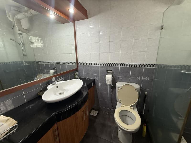 305B Anchorvale Link, 305B Anchorvale Link, Hougang / Punggol / Sengkang, 3 Bedrooms, 1,184 sqft, HDB Flat For Sale, by Ryan Tan Zheng Jie, 500253528 - Bathroom - PropertyGuru.com.sg
