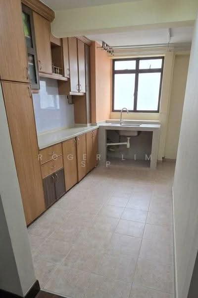 4 Lorong 7 Toa Payoh, 4 Lorong 7 Toa Payoh, Balestier / Toa Payoh, 3 Bedrooms, 732 sqft, HDB Flat For Sale, by Roger Lim S.P, 500253542 - Kitchen - PropertyGuru.com.sg