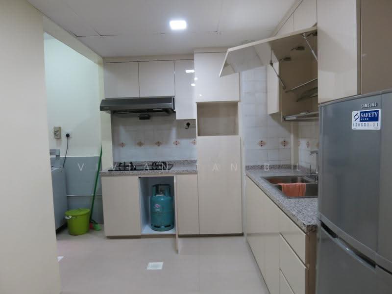 Bullion Park, 160 Lentor Loop, Mandai / Upper Thomson, 2 Bedrooms, 807 sqft, Condominium For Rent, by Vivian Tan B L, 500253543 - Kitchen - PropertyGuru.com.sg