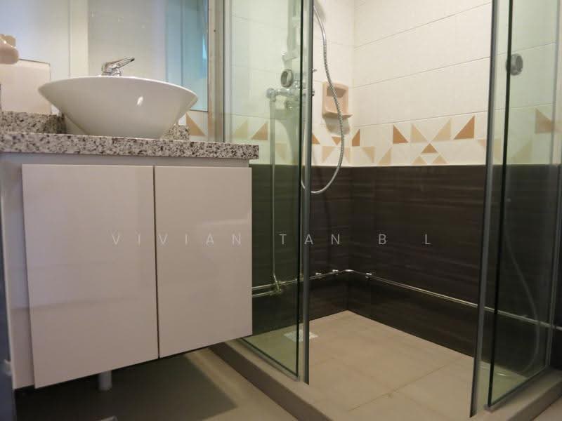 Bullion Park, 160 Lentor Loop, Mandai / Upper Thomson, 2 Bedrooms, 807 sqft, Condominium For Rent, by Vivian Tan B L, 500253543 - Bathroom - PropertyGuru.com.sg